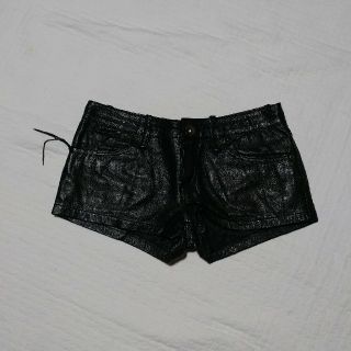 ゴア(goa)のｇｏａ　レザー　ショートパンツ(ショートパンツ)