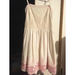 セシルマクビー(CECIL McBEE)の【中古】胸レース切り替え＆裾刺繍ワンピース(ひざ丈ワンピース)