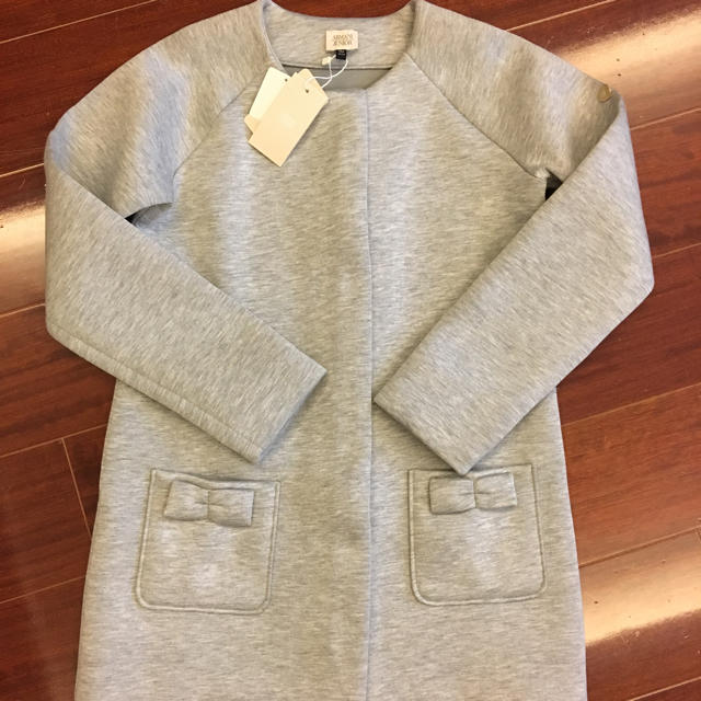 ARMANI JUNIOR(アルマーニ ジュニア)の☆正規ARMANI JUNIOR・おリボンデザインコート新品☆ キッズ/ベビー/マタニティのキッズ服女の子用(90cm~)(コート)の商品写真