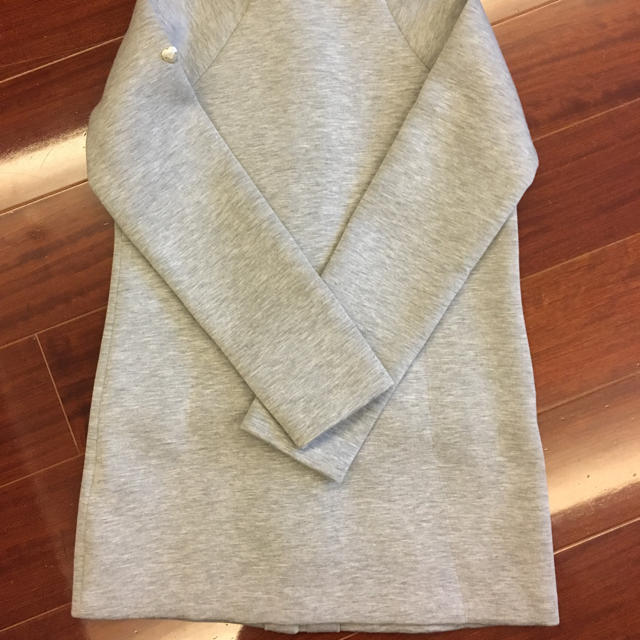 ARMANI JUNIOR(アルマーニ ジュニア)の☆正規ARMANI JUNIOR・おリボンデザインコート新品☆ キッズ/ベビー/マタニティのキッズ服女の子用(90cm~)(コート)の商品写真