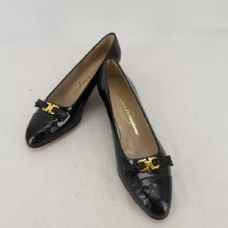 サルヴァトーレフェラガモ(Salvatore Ferragamo)の未使用★サルヴァトーレ・フェラガモ ヴァラ パンプス エナメル 4 1/2C(ハイヒール/パンプス)