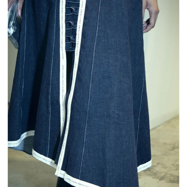 Ameri VINTAGE(アメリヴィンテージ)のamerivintage  デニムスカート 2018aw レディースのスカート(ロングスカート)の商品写真