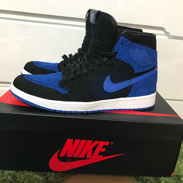 NIKE(ナイキ)のNIKE AIR JORDAN 1 FLYKNIT ロイヤル メンズの靴/シューズ(スニーカー)の商品写真