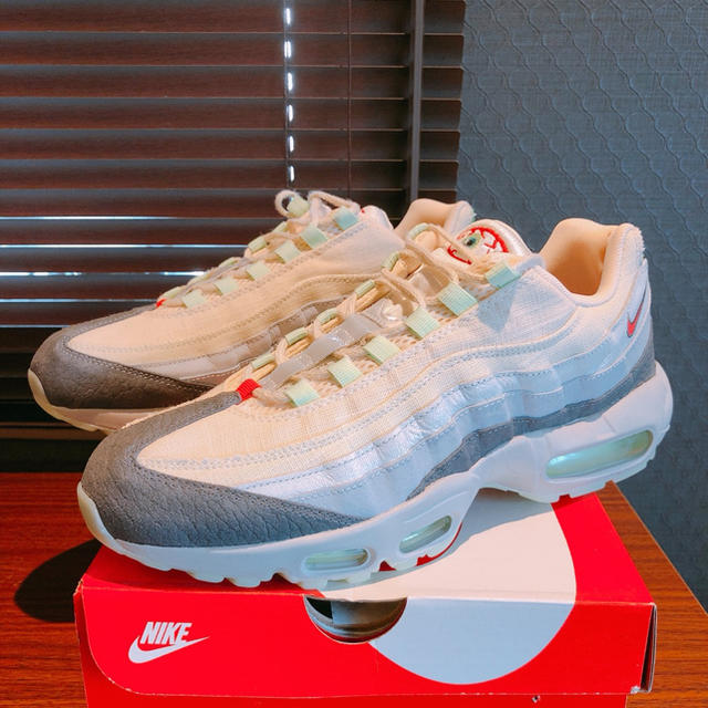 NIKE(ナイキ)のNIKE AIR MAX 95 HW QS ハロウィン メンズの靴/シューズ(スニーカー)の商品写真