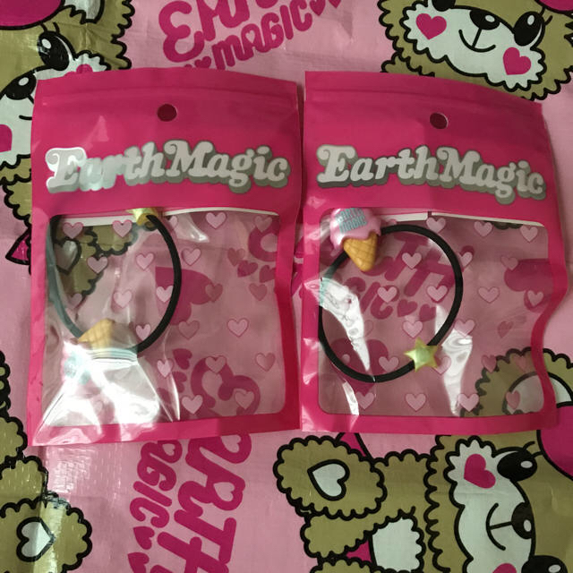 EARTHMAGIC(アースマジック)の新品♡アースマジック♡アイスクリームヘアゴム♡ピンク キッズ/ベビー/マタニティのこども用ファッション小物(その他)の商品写真