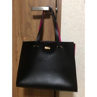 ケイトスペードニューヨーク(kate spade new york)のコロナセール❣️超美品チラ見せピンクが可愛いケイトスペード(トートバッグ)