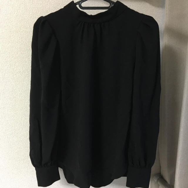 GU(ジーユー)の｟char様専用》GU ＊ ブラウス レディースのトップス(シャツ/ブラウス(長袖/七分))の商品写真