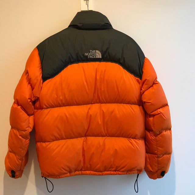 THE NORTH FACE(ザノースフェイス)の美品 レア ノースフェイス ヌプシ ダウン オレンジ M north face メンズのジャケット/アウター(ダウンジャケット)の商品写真