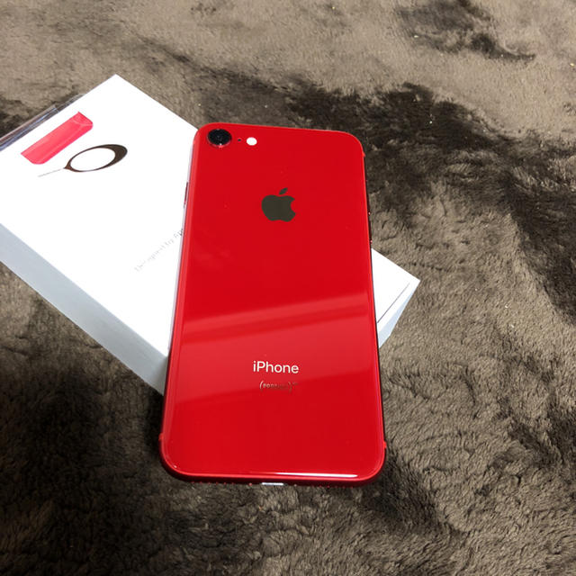 iPhone(アイフォーン)のiPhone 8 64GB au スマホ/家電/カメラのスマートフォン/携帯電話(スマートフォン本体)の商品写真