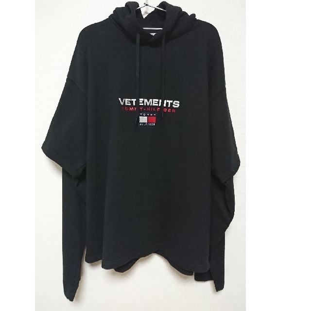 vetements Tommy hoodie S ヴェトモン メンズのトップス(パーカー)の商品写真