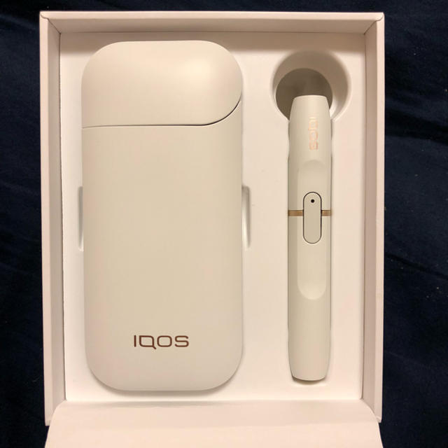 IQOS(アイコス)のIQOS 本体 白 メンズのファッション小物(タバコグッズ)の商品写真