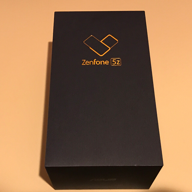 ASUS - 【新品未使用】zenfone5z  シルバー  SIMフリー  【送料込】