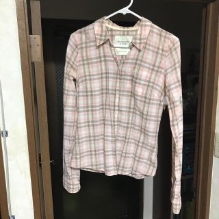 アバクロンビーアンドフィッチ(Abercrombie&Fitch)のアバクロ レディースシャツ Ｍ(シャツ/ブラウス(長袖/七分))