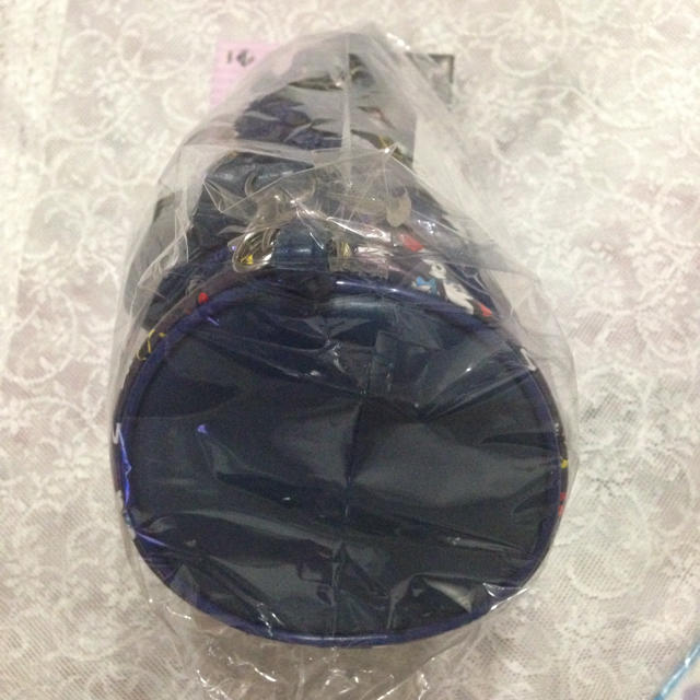 ミニーマウス(ミニーマウス)の『新品未開封』ディズニー  ミニー  円筒型  ショルダーバッグ レディースのバッグ(ショルダーバッグ)の商品写真