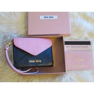 ミュウミュウ(miumiu)のmiumiu レター型 小銭入れ(コインケース)