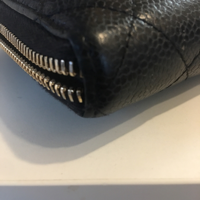 CHANEL(シャネル)のシャネル CHANEL キャビアスキン ラウンドファスナー 黒 レディースのファッション小物(財布)の商品写真
