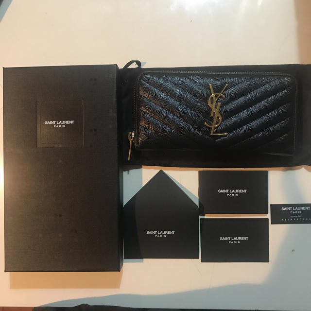 Saint Laurent(サンローラン)のイヴ・サンローラン長財布 レディースのファッション小物(財布)の商品写真