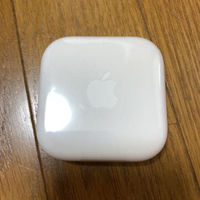 Apple(アップル)のイヤホン Apple 正規品 スマホ/家電/カメラのオーディオ機器(ヘッドフォン/イヤフォン)の商品写真
