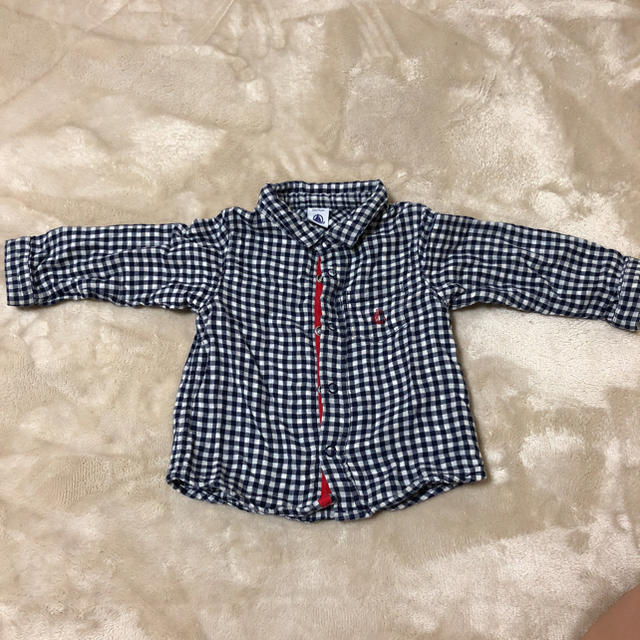 PETIT BATEAU(プチバトー)のプチバトー チェックシャツ キッズ/ベビー/マタニティのベビー服(~85cm)(シャツ/カットソー)の商品写真