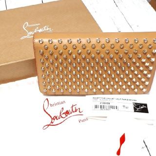 クリスチャンルブタン(Christian Louboutin)の最終値下げ✨クリスチャン ルブタン スタッズ レザー 二つ折り 長財布(財布)