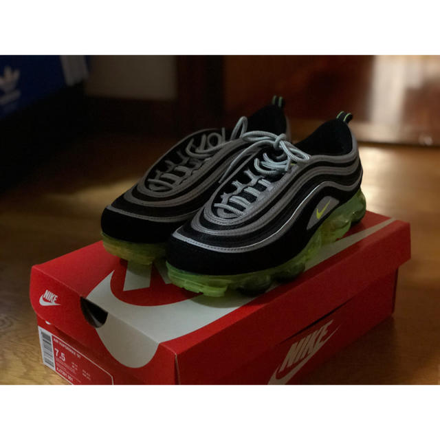 AIR VAPORMAX 97 ネオン 1