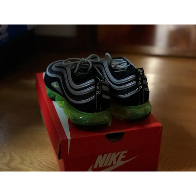 AIR VAPORMAX 97 ネオン 3