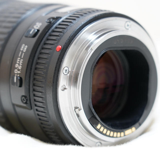 Canon(キヤノン)の【中古】Canon キヤノン EF 135mm F2L USM 2010年製 スマホ/家電/カメラのカメラ(デジタル一眼)の商品写真