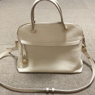 フルラ(Furla)のFURLA パイパー バッグ ホワイトM(ハンドバッグ)