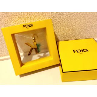 フェンディ(FENDI)のFENDI ファー チャーム Ｋ(バッグチャーム)