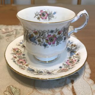 ロイヤルアルバート(ROYAL ALBERT)のパラゴン PARAGON カップ&ソーサー 美品(食器)