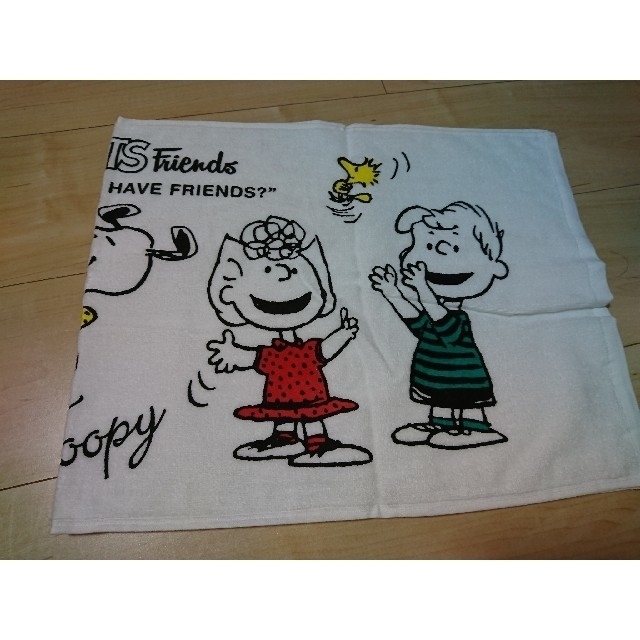 SNOOPY(スヌーピー)の104*新品*非売品*SNOOPY*フェイスタオル*ダンス柄 エンタメ/ホビーのアニメグッズ(タオル)の商品写真