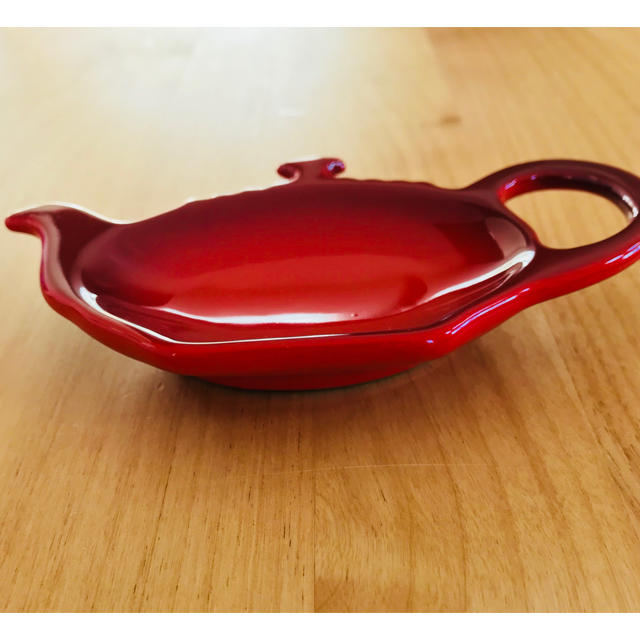 LE CREUSET(ルクルーゼ)のル・クルーゼ ティーバッグトレイ チェリー 正規品 新品 送料込！ インテリア/住まい/日用品のキッチン/食器(テーブル用品)の商品写真