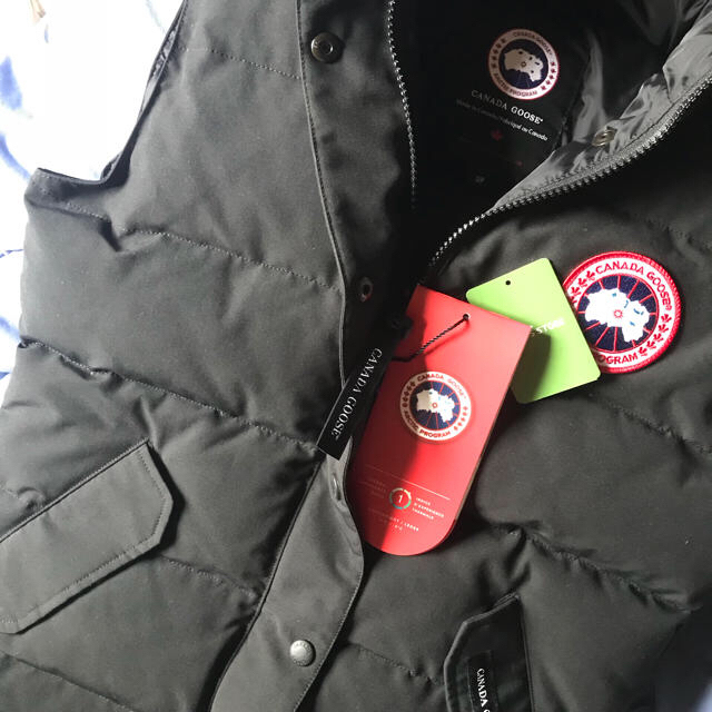 CANADA GOOSE(カナダグース)のカナダグース ベスト Sサイズ 正規品 レディースのジャケット/アウター(ダウンベスト)の商品写真