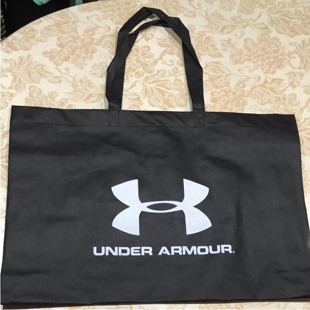 UNDER ARMOUR(アンダーアーマー)のアンダーアーマー ショップバッグ レディースのバッグ(ショップ袋)の商品写真