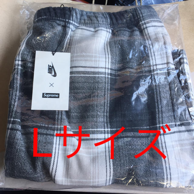 Supreme(シュプリーム)の新品 L Supreme NIKE Plaid Sweatshort ショーツ メンズのパンツ(ショートパンツ)の商品写真