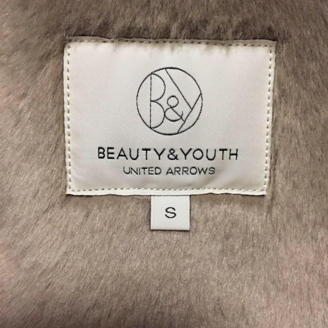 BEAUTY&YOUTH UNITED ARROWS(ビューティアンドユースユナイテッドアローズ)のmaki様専用 美品 BEAUTY&YOUTH  フェイクムートンコート レディースのジャケット/アウター(ムートンコート)の商品写真