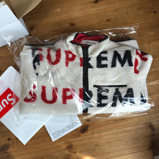 Supreme(シュプリーム)の新品supreme WEEK6 18fw リバーシブルロゴフリースジャケット白M メンズのトップス(その他)の商品写真