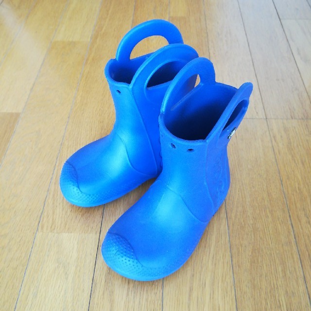 crocs(クロックス)のクロックス長靴青色c9サイズ キッズ/ベビー/マタニティのキッズ靴/シューズ(15cm~)(長靴/レインシューズ)の商品写真