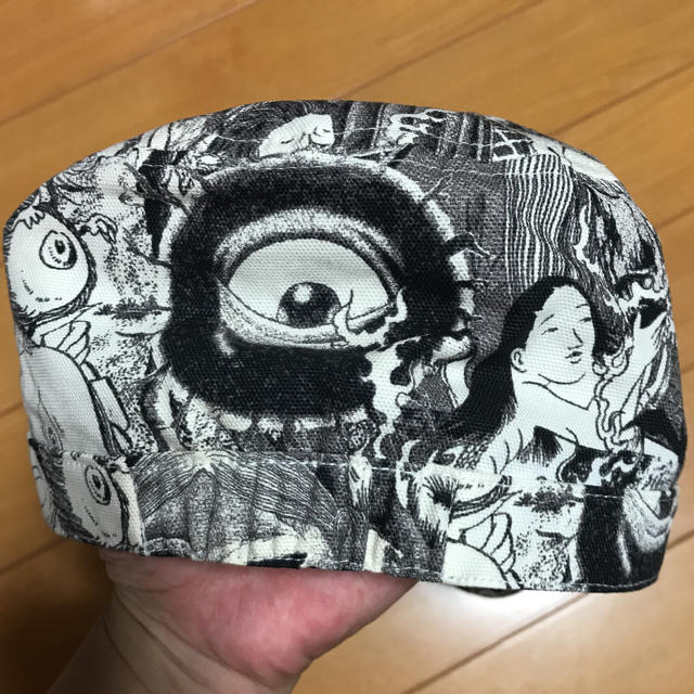 Keikiii(ケイキィー)のkeikiii×水木プロ/妖怪総柄ドゴールキャップ メンズの帽子(キャップ)の商品写真