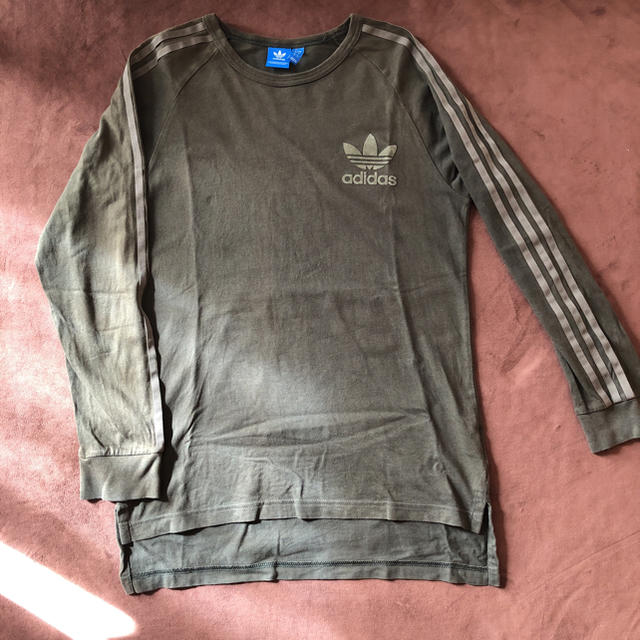 adidas(アディダス)のadidas originals カーキーロングTシャツ メンズのトップス(Tシャツ/カットソー(半袖/袖なし))の商品写真