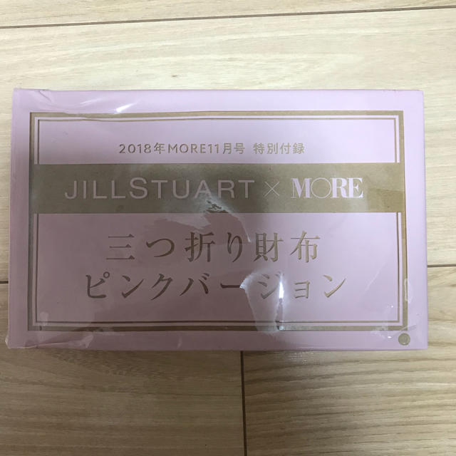 JILLSTUART(ジルスチュアート)のMORE11月号 付録 JILLSTUART 三つ折り財布 レディースのファッション小物(財布)の商品写真