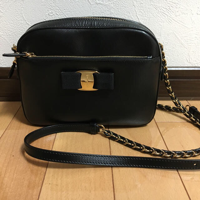S F - お値下げ!美品 フェラガモ❤︎ショルダーバックの通販 725&