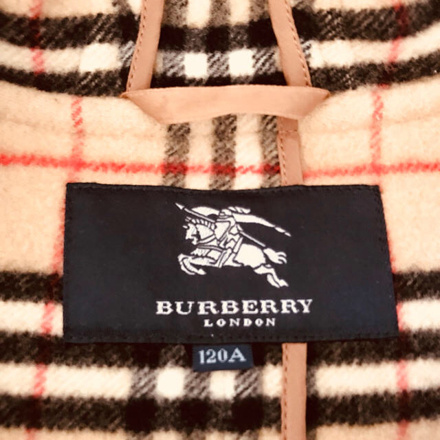 BURBERRY(バーバリー)のBURBERRYキッズダッフルコート☆ キッズ/ベビー/マタニティのキッズ服女の子用(90cm~)(コート)の商品写真