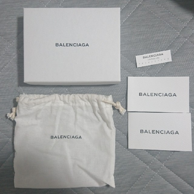 BALENCIAGA!ミニウォレット。新品。ピンク