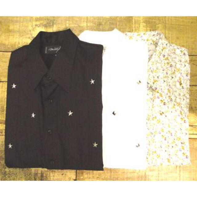 MILKBOY(ミルクボーイ)のMILKBOY  milk スタッズドレスシャツ ブラック メンズのトップス(シャツ)の商品写真