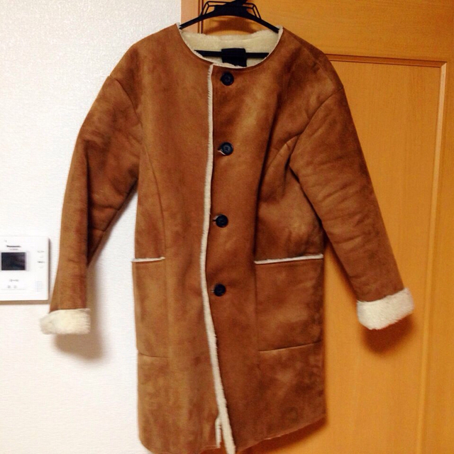 KBF(ケービーエフ)のノーカラームートンコート レディースのジャケット/アウター(毛皮/ファーコート)の商品写真