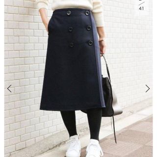 スピックアンドスパン(Spick & Span)のSpick and Span ラップトラペーズスカート 40 ネイビー 美品(ひざ丈スカート)