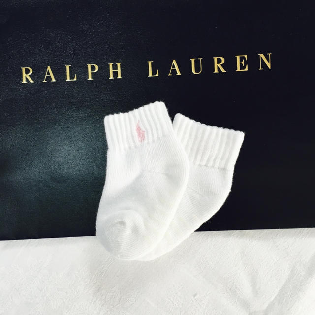 Ralph Lauren(ラルフローレン)のプチギフトにも！ラルフ☆スタイとソックスセット キッズ/ベビー/マタニティのこども用ファッション小物(ベビースタイ/よだれかけ)の商品写真