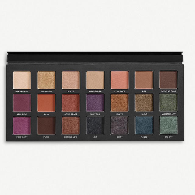定番安い Urban Decay - URBAN DECAY ★Born To Run アイパレット 21色の通販 by ☆★平日発送★☆|アーバンディケイならラクマ 20%OFF