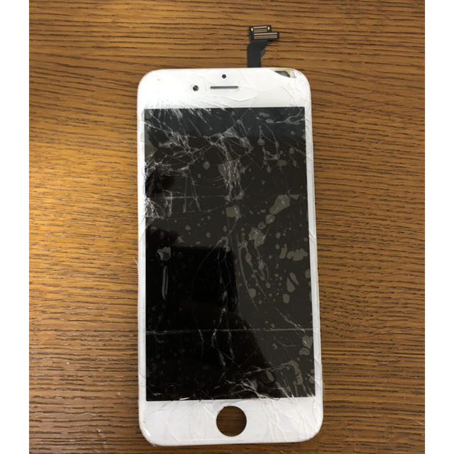 Apple(アップル)の【ジャンク】 iPhone6 純正 割れパネル ホワイト スマホ/家電/カメラのスマートフォン/携帯電話(その他)の商品写真